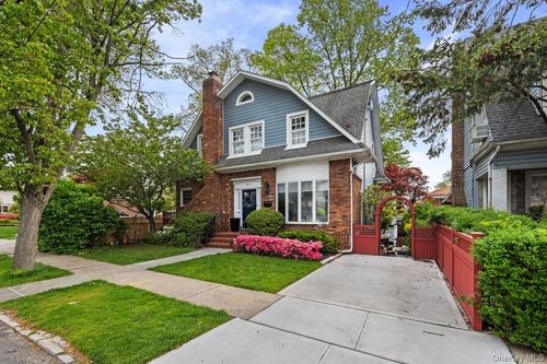 39-11 220th St, Bayside, NY, 11361 | Card Image