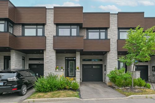 15-35 Midhurst Hts, Hamilton, ON, L8J0K9 | Card Image