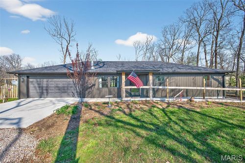 23200 Marvel Dr, Lebanon, MO, 65536-8117 | Card Image