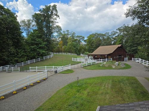 30 Jewel Ln, New Fairfield, CT, 06812-3135 | Card Image