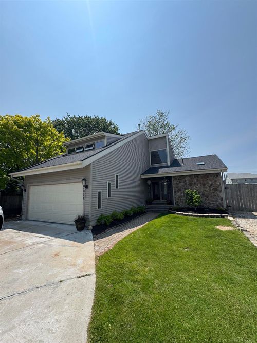 7824 Alexandria Dr, Ira, MI, 48023-2484 | Card Image
