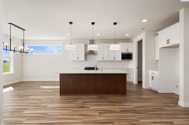7207 Ambrosia St, Home with 4 bedrooms, 3 bathrooms and null parking in Kennewick WA | Image 9
