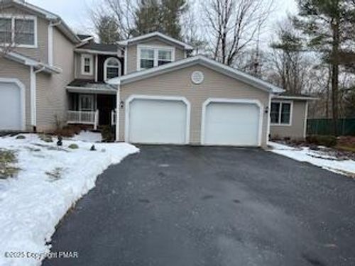 753 Garnet Ln, East Stroudsburg, PA, 18301-8495 | Card Image