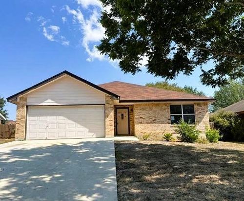 111 Ocotillo, Jourdanton, TX, 78026-1505 | Card Image
