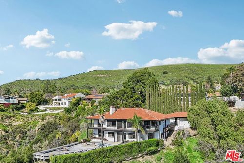 1821 Calle Petaluma, Thousand Oaks, CA, 91360-2224 | Card Image