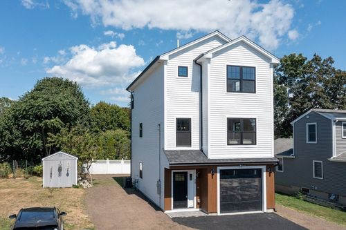 58 Ocean Ave, Fairhaven, MA, 02719-2318 | Card Image