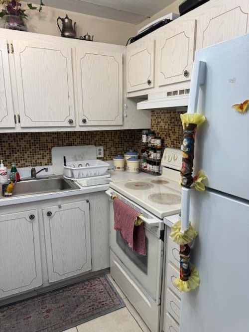 apt-v204-3000 Springdale Blvd, Palm Springs, FL, 33461-1549 | Card Image