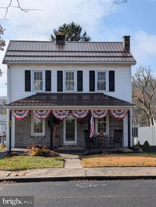 420 Locust St, BURNHAM, PA, 17009-1716 | Card Image