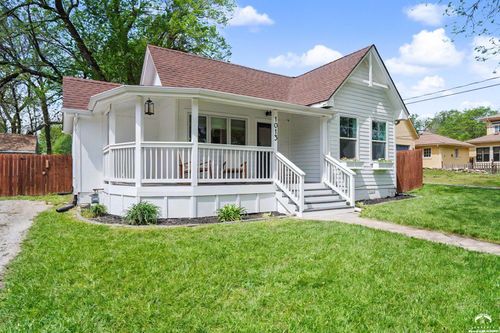 1013 7th St, Baldwin City, KS, 66006-4008 | Card Image