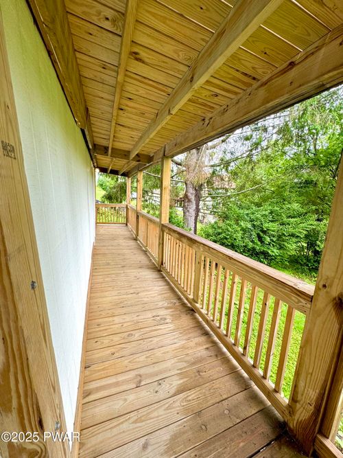 742 Delaware St, Forest City, PA, 18421-1002 | Card Image