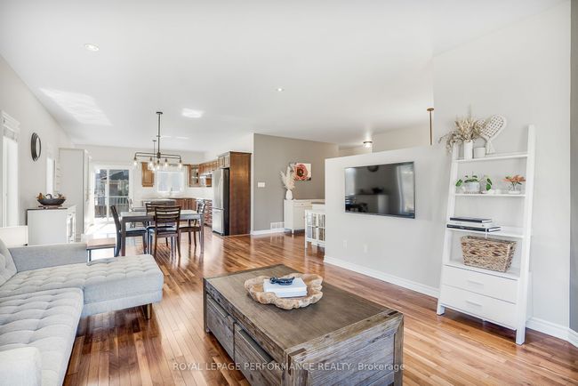 52 St Viateur Cres, House other with 4 bedrooms, 3 bathrooms and 4 parking in Limoges ON | Image 6