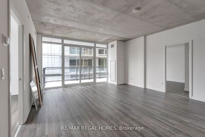 305 - 45 Baseball Pl, Condo with 3 bedrooms, 2 bathrooms and 1 parking in Toronto ON | Image 3