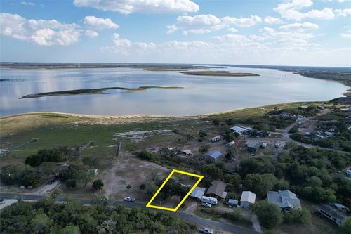 274 S Vista Dr, Sandia, TX, 78383-4072 | Card Image