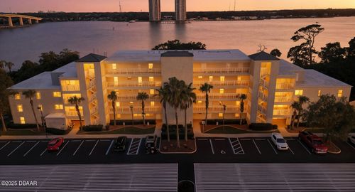404-711 N Halifax Ave, Daytona Beach, FL, 32118-7812 | Card Image