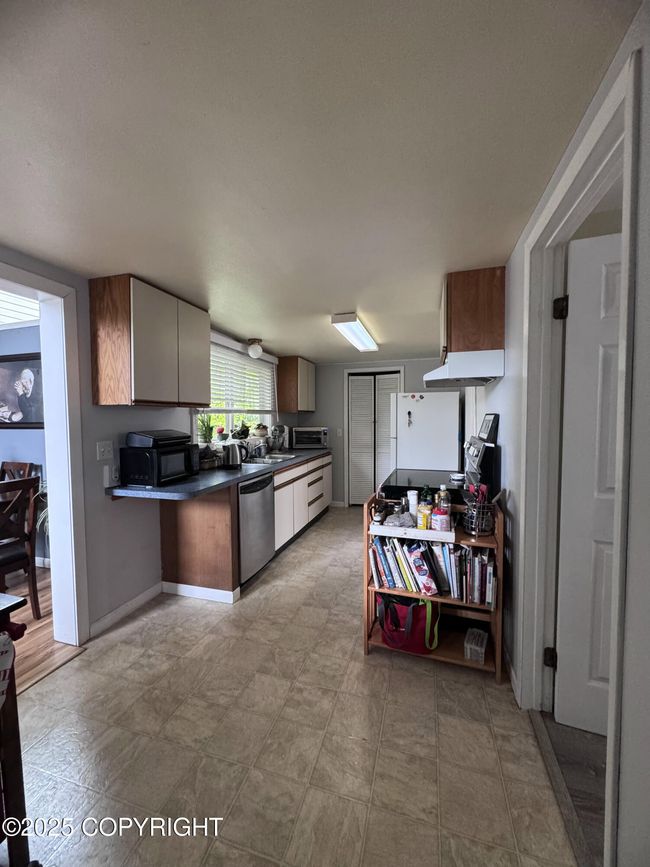 Unit D Kitchen | Image 17