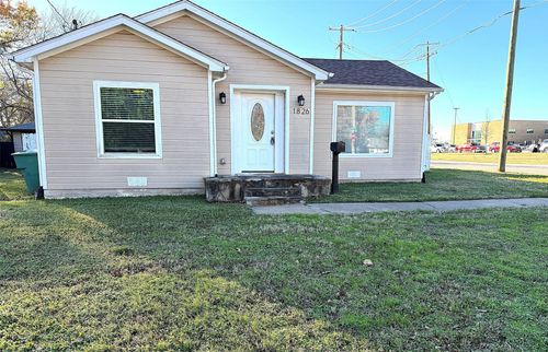 1826 N Woods St, Sherman, TX, 75092-3632 | Card Image