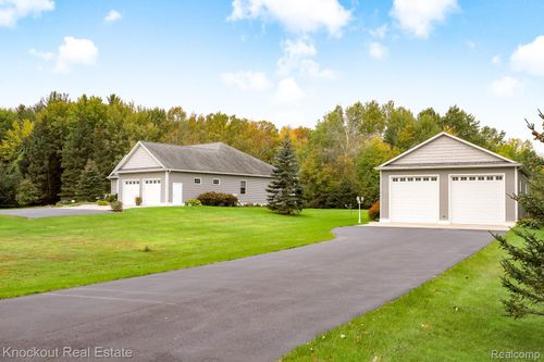 7146 Barkley Rd, Vassar, MI, 48768-9633 | Card Image