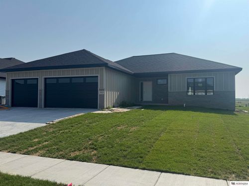 10430 S 77th St, Lincoln, NE, 68516-3735 | Card Image