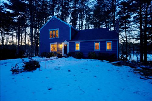 18 Riverview Dr, Wood River Junction, RI, 02894-1008 | Card Image