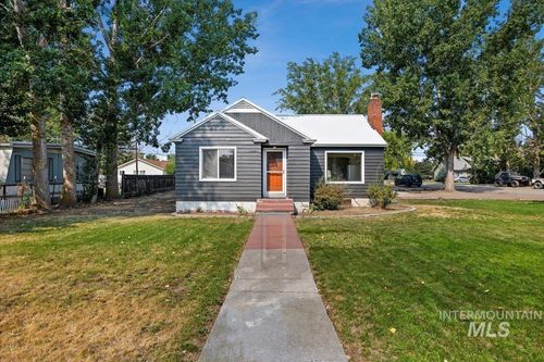 1105 Idaho St, Gooding, ID, 83330-1740 | Card Image