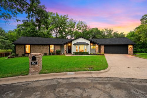 3241 Village Park Dr, Waco, TX, 76708-1581 | Card Image