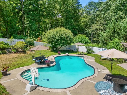 1 Annarock Dr, Somers, NY, 10589-2803 | Card Image