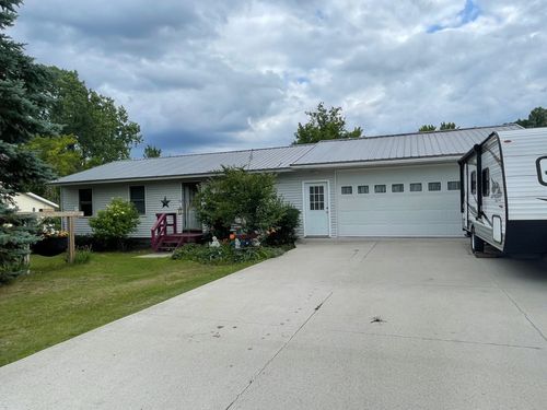 107 Ferris St, Houghton Lake Heights, MI, 48630-5020 | Card Image
