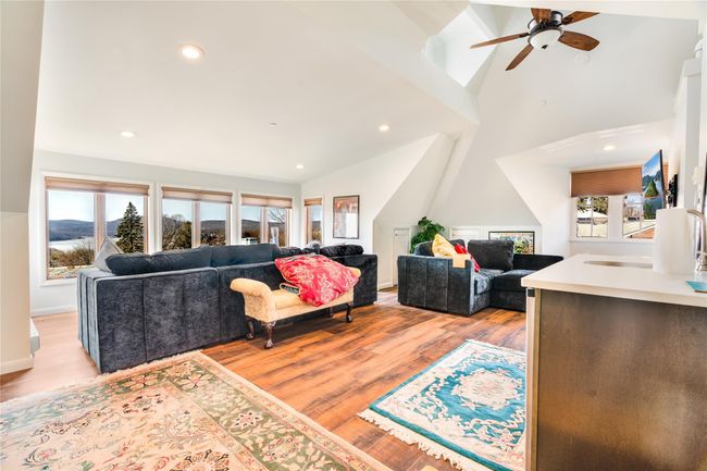 Third floor sitting room that is great for entertaining. Tons of space. | Image 19
