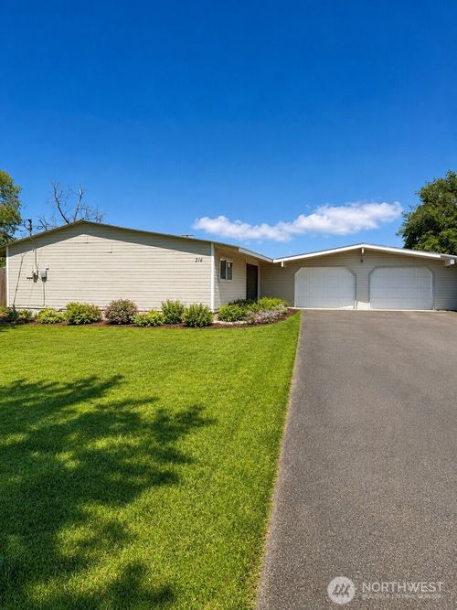 214 Carswell Dr, Moses Lake, WA, 98837-3118 | Card Image
