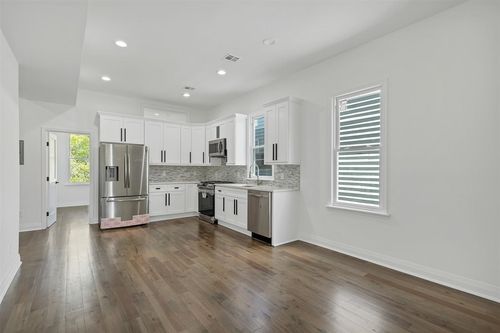 apt-2-208 Shippen St, Weehawken, NJ, 07086 | Card Image