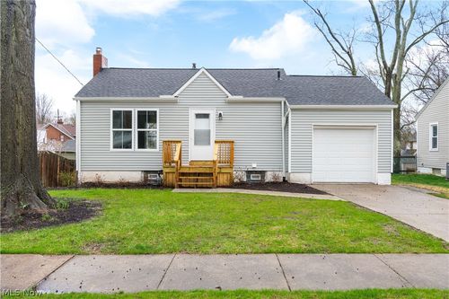 1824 17th St, Cuyahoga Falls, OH, 44223-1834 | Card Image