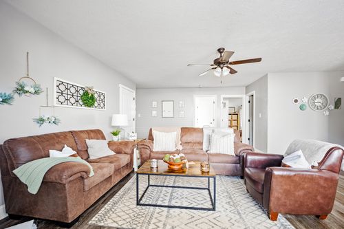 233 Azalea Dr, Oak Grove, KY, 42262-8362 | Card Image