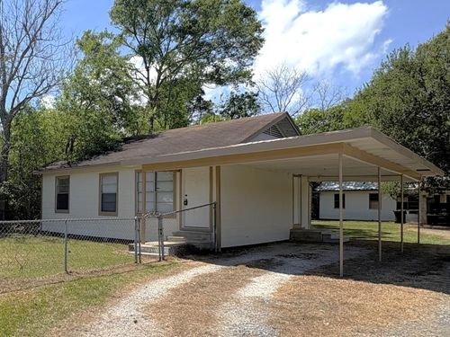 977 Center St, Bridge City, TX, 77611-2528 | Card Image