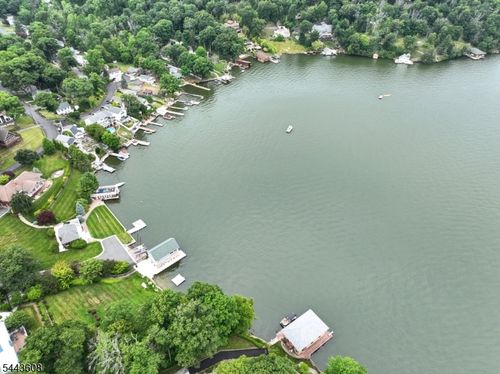 19 Lakeland Dr, Hopatcong, NJ, 07843-1814 | Card Image