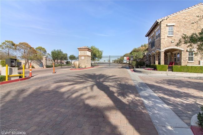 UNIT-201 - 21 Via Visione, Condo with 3 bedrooms, 3 bathrooms and null parking in Henderson NV | Image 28
