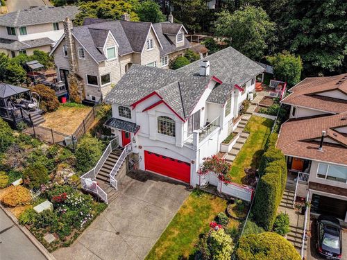 2-709 Luscombe Pl, Esquimalt, BC, V9A7L6 | Card Image