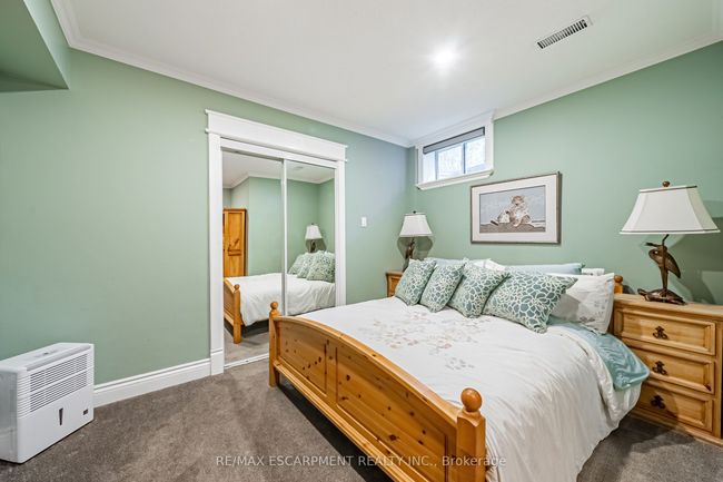 70 Oak Ave, House other with 6 bedrooms, 4 bathrooms and 7 parking in Dundas ON | Image 29
