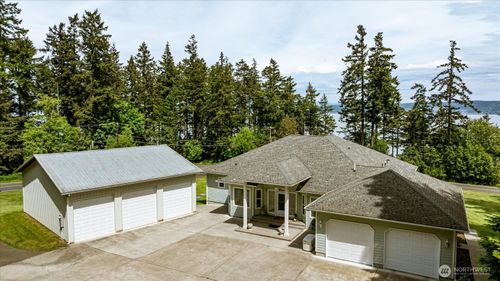 152 E Morris Rd, Coupeville, WA, 98239-9533 | Card Image