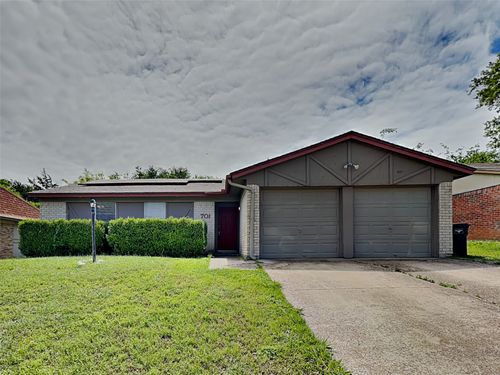 701 Admiralty Way, Fort Worth, TX, 76108-4002 | Card Image