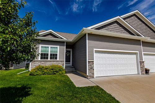 813 Pinehurst Way, Polk City, IA, 50226-8010 | Card Image