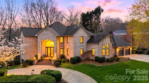 4624 9th St Ne, Hickory, NC, 28601-7305 | Card Image