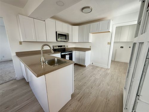 902 2nd St S, Shelby, MT, 59474-2207 | Card Image