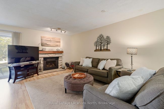 440 Oxbow Cres, Condo with 3 bedrooms, 2 bathrooms and 1 parking in Collingwood ON | Image 12