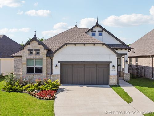 3828 W Orlando St, Broken Arrow, OK, 74011-3838 | Card Image