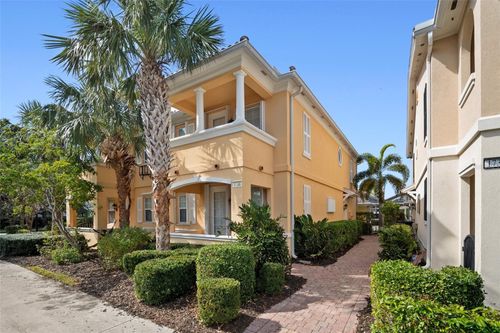 1736 Burgos Dr, SARASOTA, FL, 34238-2725 | Card Image