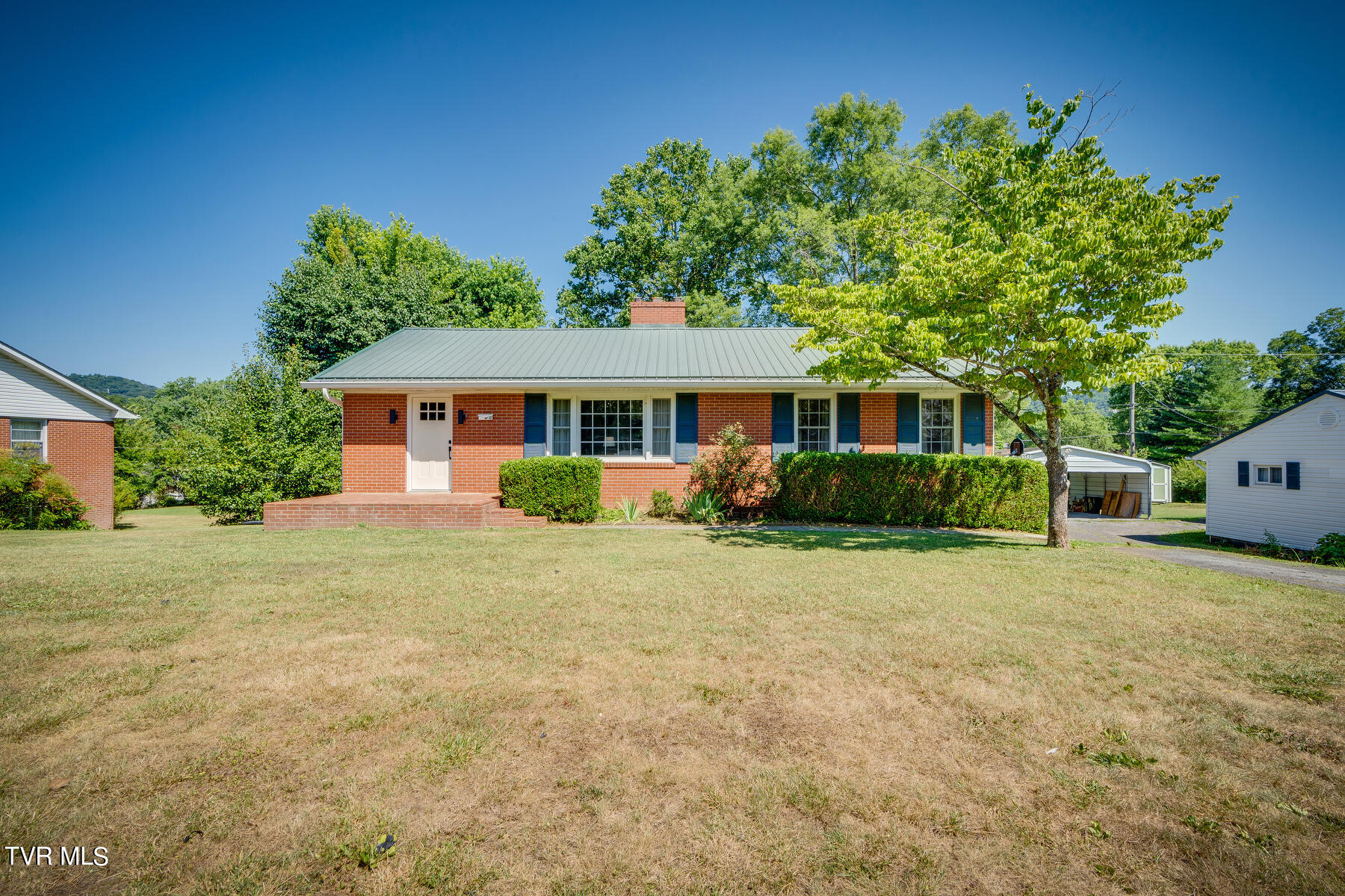 Douglas Dr, Rogersville, TN 37857