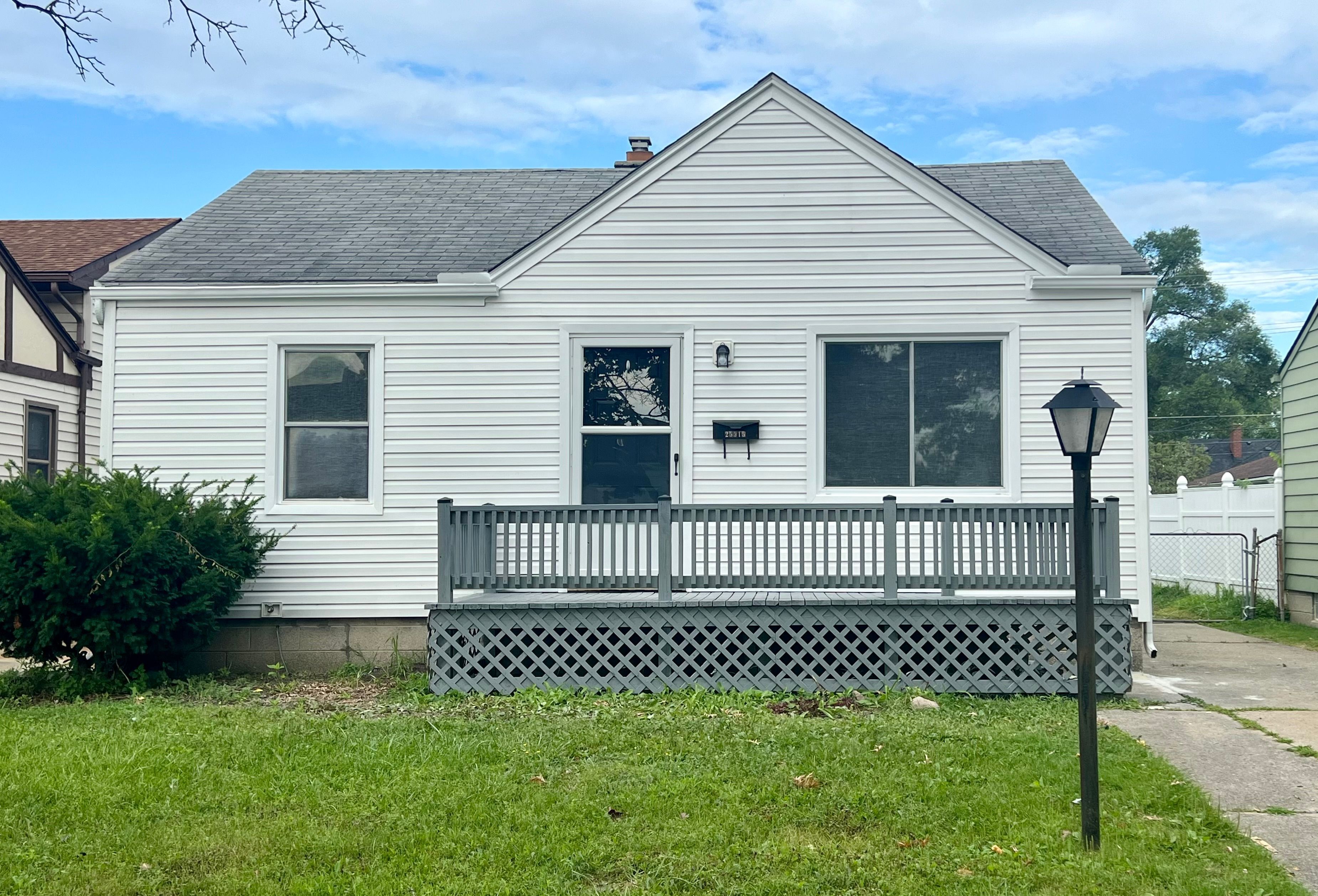 Culver St, Saint Clair Shores, MI 48081