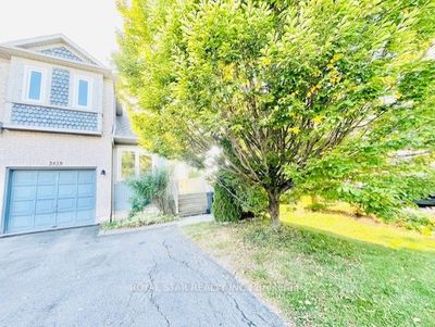 2439 Bankside Dr, Home with 3 bedrooms, 4 bathrooms and 5 parking in Mississauga ON | Image 2