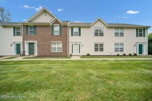 9415 Bayberry Green Ln, Louisville, KY, 40291-6712 | Card Image