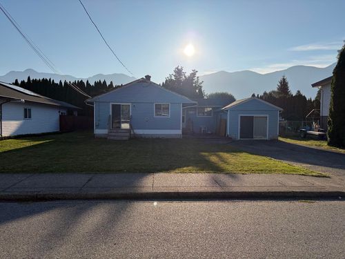 1682 Parkwood Dr, Agassiz, BC, V0M1A2 | Card Image